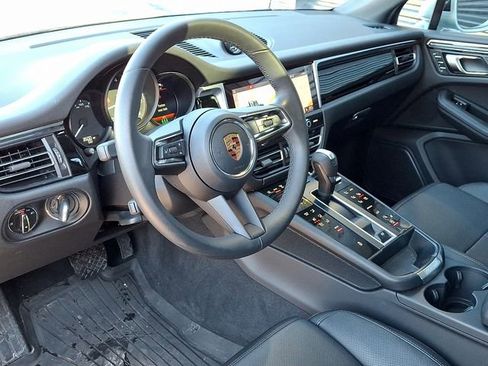 Certified 2026 Porsche Macan image 4