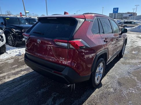Used 2021 Toyota RAV4 XLE w/ Convenience Package image 7