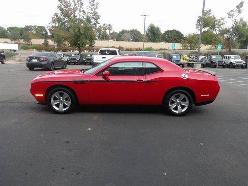 Used 2023 Dodge Challenger SXT image 5