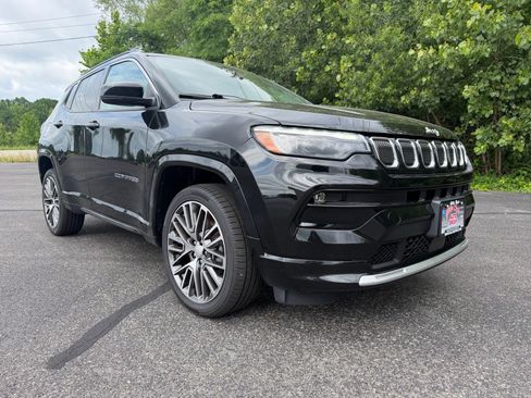 Used 2022 Jeep Compass Limited w/ Elite Group AWD/4WD image 2