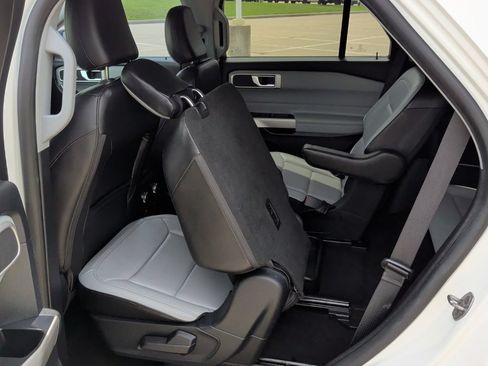 Used 2021 Ford Explorer XLT w/ Equipment Group 202A RWD image 35