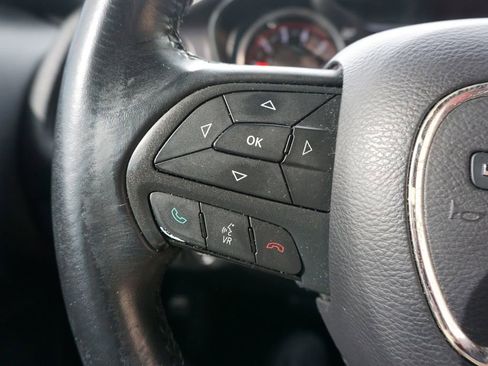 Used 2016 Dodge Challenger SXT image 7