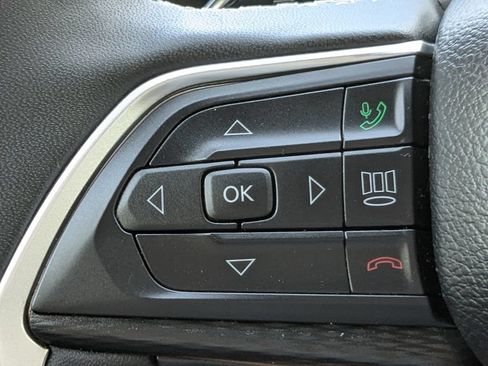 Used 2025 Jeep Grand Cherokee Altitude AWD/4WD image 23
