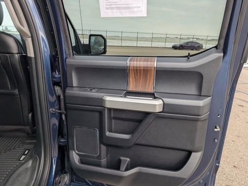 Used 2017 Ford F150 Lariat w/ Equipment Group 502A Luxury image 7