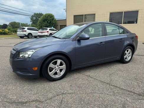 Used 2014 Chevrolet Cruze LT FWD image 4