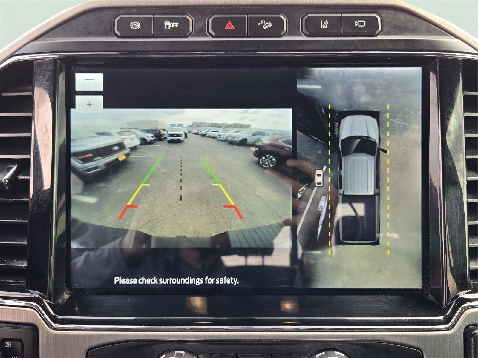 Used 2022 Ford F250 Platinum w/ FX4 Off-Road Package AWD/4WD image 17