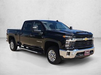 Used 2025 Chevrolet Silverado 2500 LT w/ Convenience Package AWD/4WD video 3