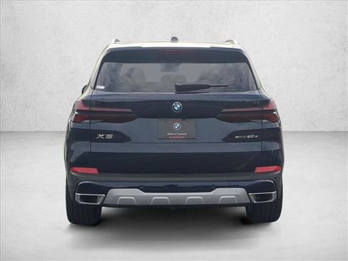 New 2026 BMW X5 xDrive50e image 8