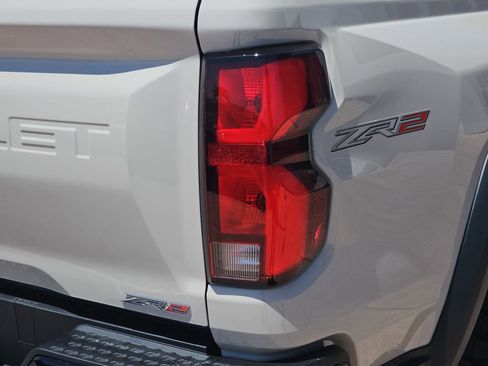 New 2026 Chevrolet Colorado ZR2 w/ Technology Package AWD/4WD image 40