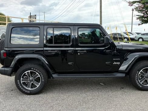 Used 2023 Jeep Wrangler Unlimited Sahara AWD/4WD image 7