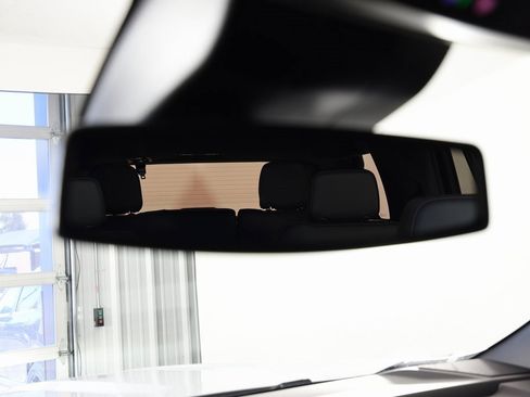 Used 2026 GMC Yukon Denali w/ Sun & Power Step Package image 34