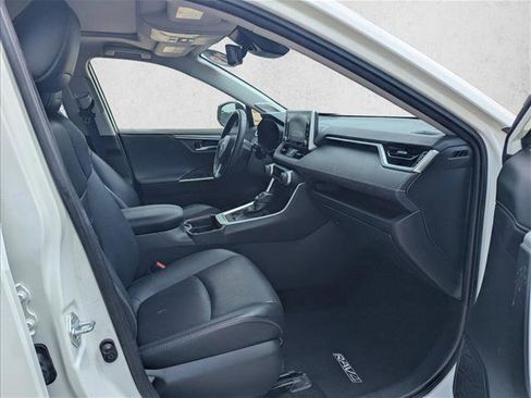 Used 2019 Toyota RAV4 Limited w/ Advanced Technology Package FWD image 20
