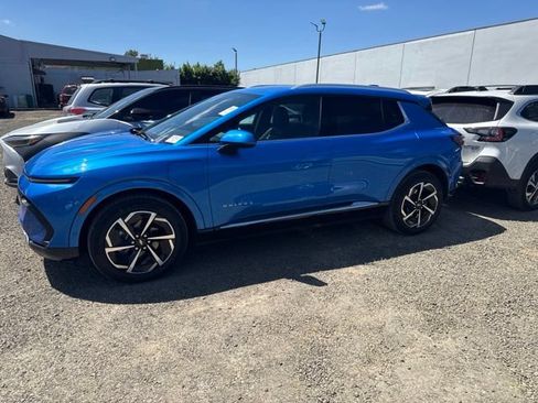 Used 2024 Chevrolet Equinox EV LT w/ Active Safety Package 3 FWD image 4