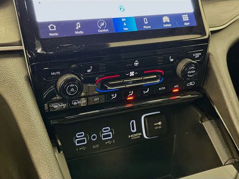 Used 2023 Jeep Grand Cherokee 4WD 4xe image 24