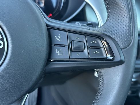 Used 2024 Alfa Romeo Giulia Sprint image 19