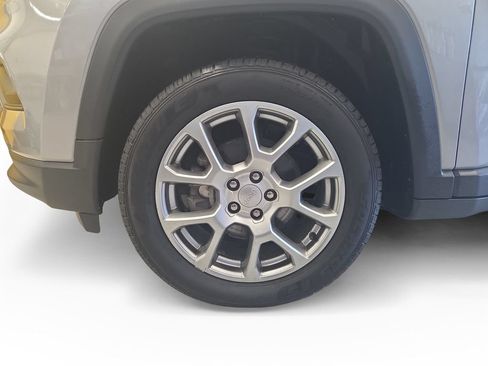 Used 2022 Jeep Compass Latitude w/ Sun and Sound Group AWD/4WD image 29