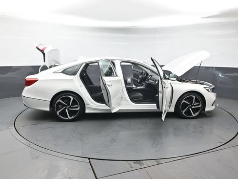 Used 2021 Honda Accord EX image 49