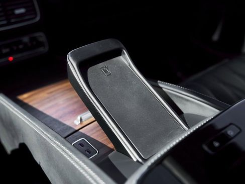 Used 2025 Mercedes-Benz Maybach GLS 600 4MATIC image 56