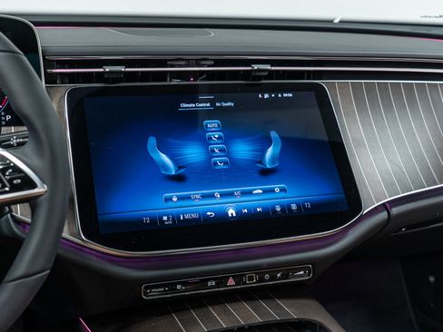 New 2026 Mercedes-Benz E 350 4MATIC Sedan image 19