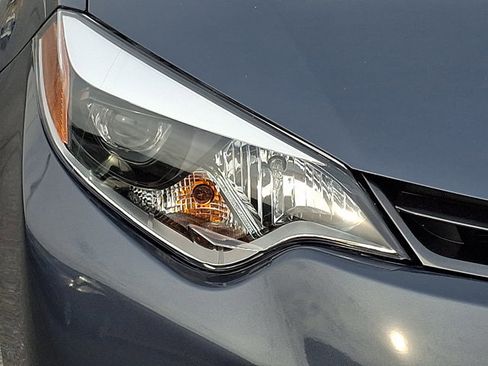 Used 2015 Toyota Corolla LE image 9