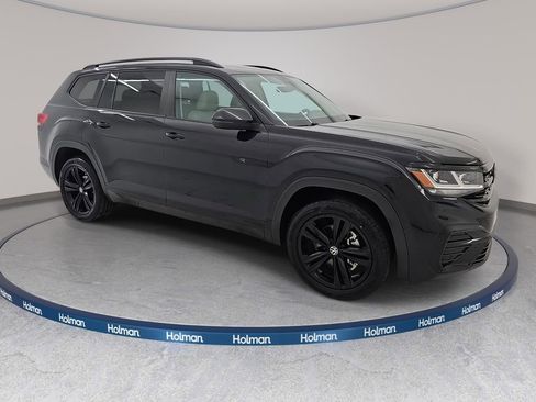 Used 2023 Volkswagen Atlas SEL R-Line AWD/4WD image 5