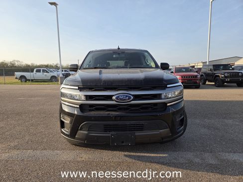 Used 2024 Ford Expedition XLT image 2