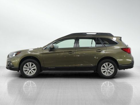 Used 2019 Subaru Outback 2.5i Premium AWD/4WD image 2