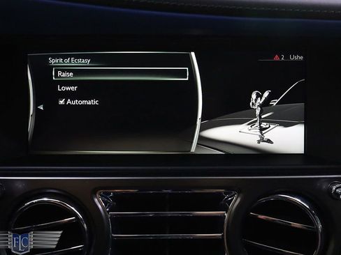 Used 2018 Rolls-Royce Dawn image 27