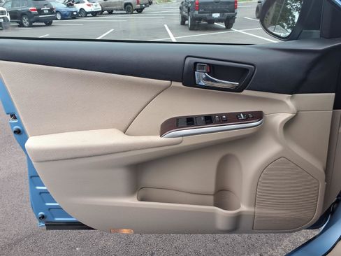 Used 2012 Toyota Camry XLE w/ Convenience Pkg FWD image 18