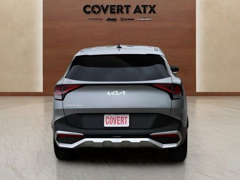 Used 2023 Kia Sportage LX image 4