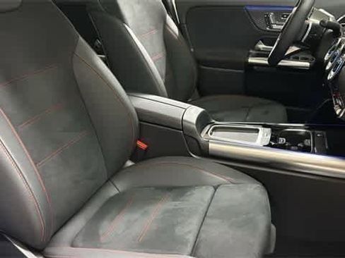 Certified 2025 Mercedes-Benz GLA 250 4MATIC image 34