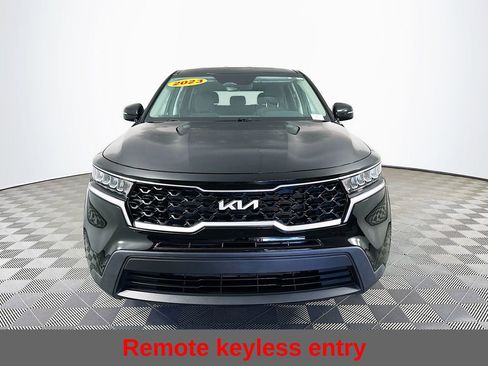 Used 2023 Kia Sorento LX image 5