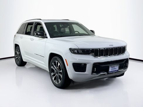 Used 2022 Jeep Grand Cherokee Overland AWD/4WD image 3