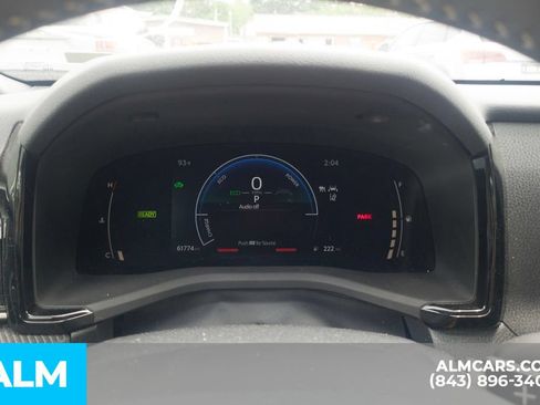 Used 2025 Toyota Camry SE FWD image 12