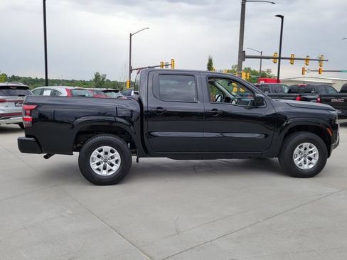 Used 2024 Nissan Frontier SV AWD/4WD image 6
