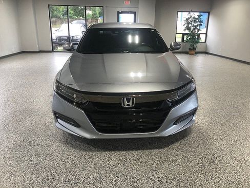 Used 2018 Honda Accord Sport image 7