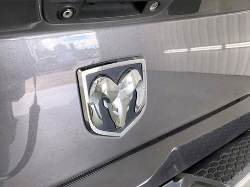 Used 2017 RAM 1500 Laramie image 31