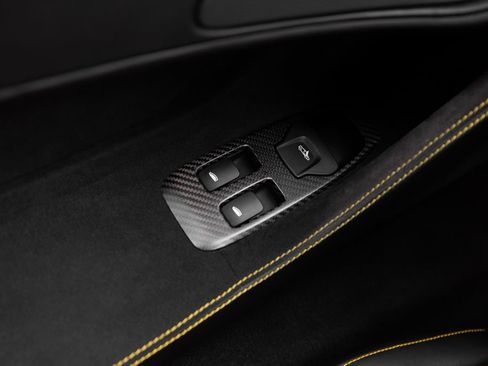 Used 2019 McLaren 570S Spider RWD image 33