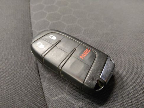 Used 2018 Jeep Compass Sport w/ Tech Group FWD image 32