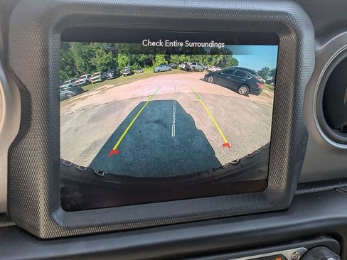 Used 2021 Jeep Wrangler Unlimited Sport AWD/4WD image 22