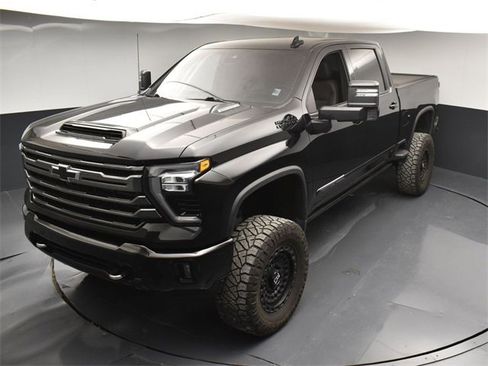 Used 2024 Chevrolet Silverado 2500 High Country w/ Midnight Edition image 40