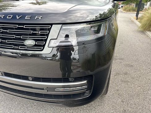 Certified 2025 Land Rover Range Rover SE AWD/4WD image 9