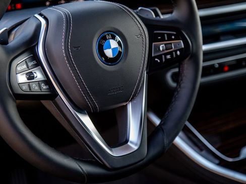 New 2026 BMW X5 xDrive50e image 12