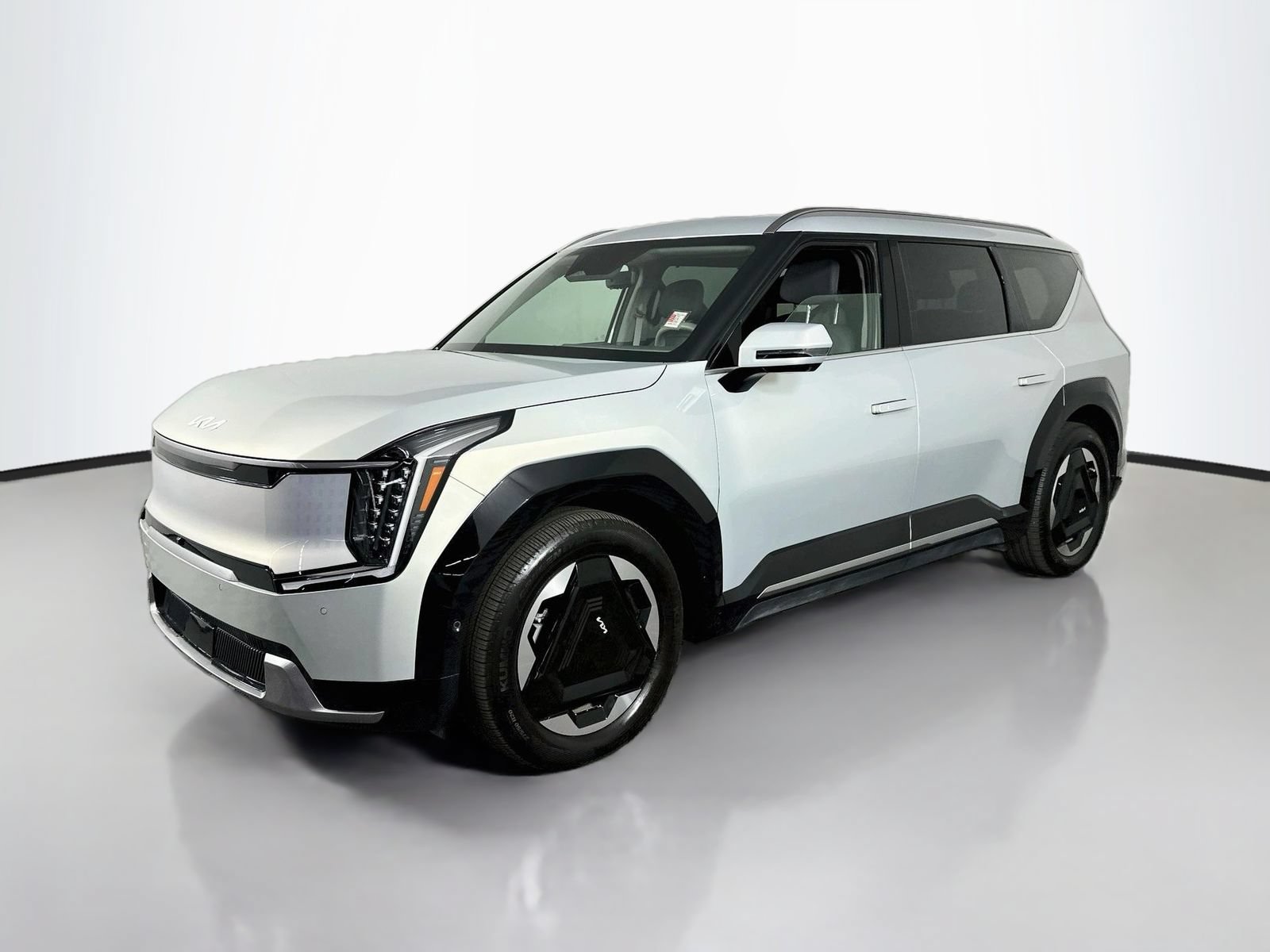 Used 2024 Kia EV9 Land AWD/4WD image 3