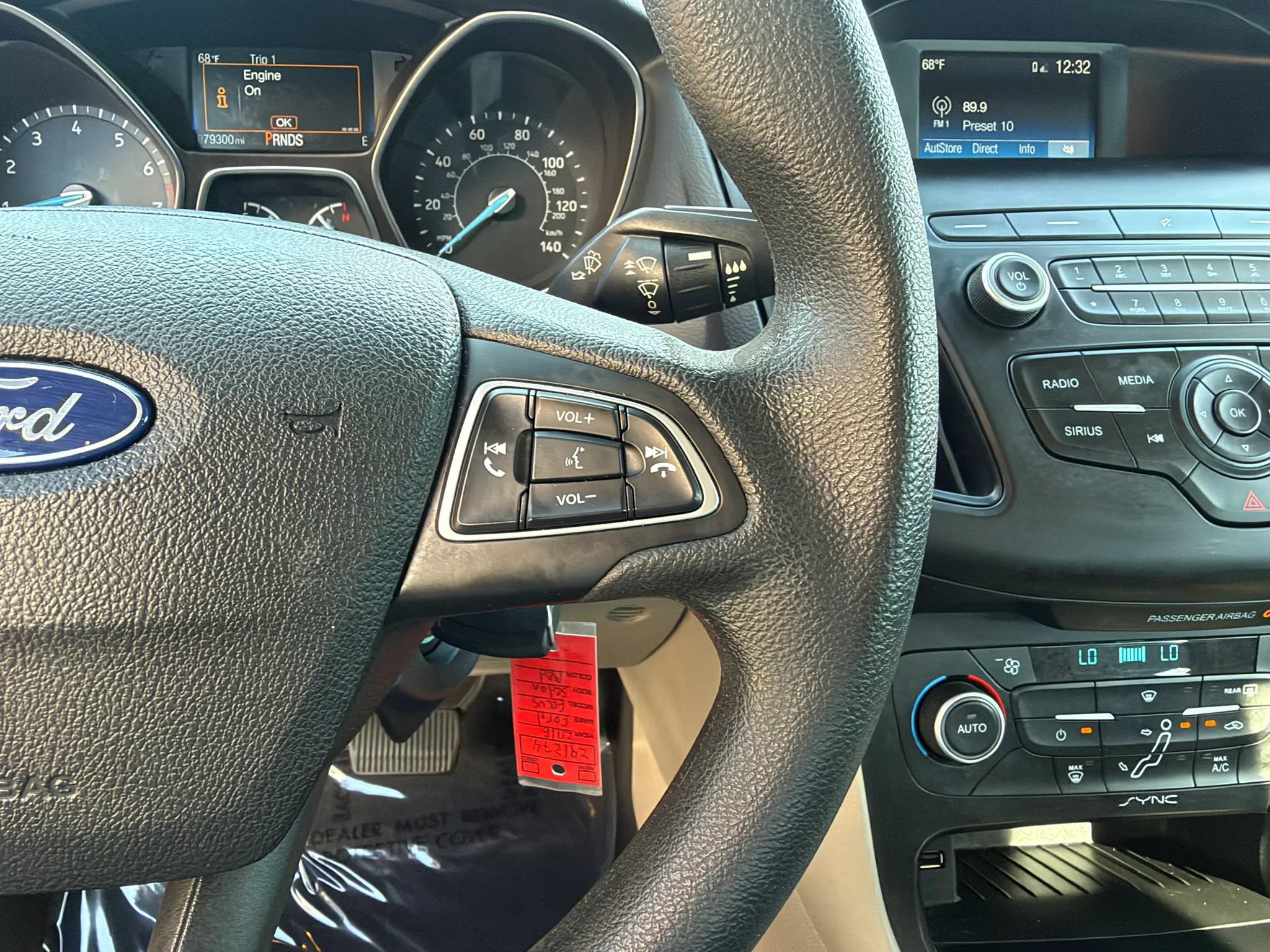 Used 2018 Ford Focus SE FWD image 18