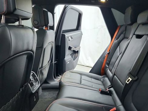 Used 2022 Porsche Macan image 39