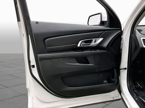 Used 2016 GMC Terrain SLE FWD image 25