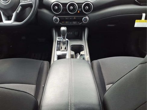 Used 2024 Nissan Sentra SV FWD image 11