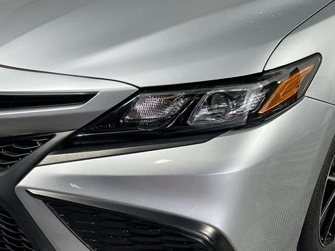 Used 2024 Toyota Camry SE FWD image 12