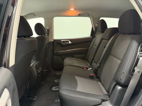 Used 2020 Nissan Pathfinder SV image 29